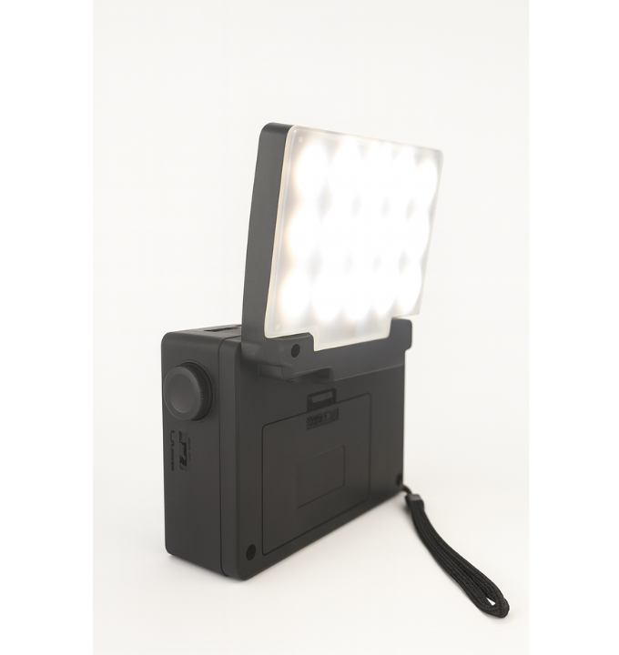 🖤 BlackLite Radio – Bluetooth · Linterna LED · Panel Solar ⚡
